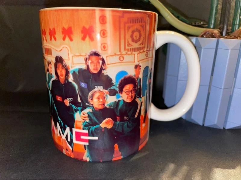 ☕ Mug en Keramiek – Squid Game ♀ – photo 3